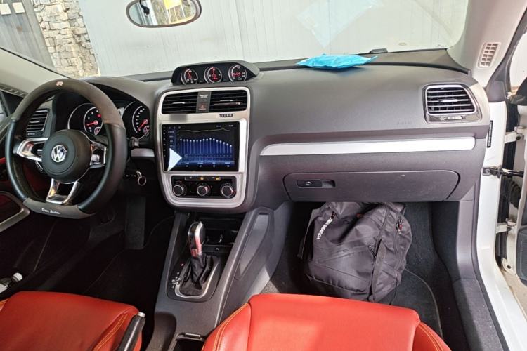Used Volkswagen Scirocco 2015 1.4TSI Fashion Edition Center Console