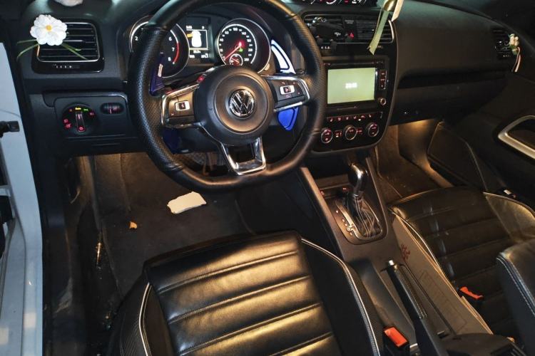 Used Volkswagen Scirocco 2015 2.0 TSI Luxury Edition Center Console