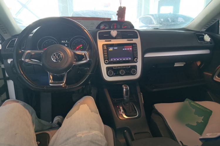 Used Volkswagen Scirocco 2015 1.4TSI Fashion Edition Center Console