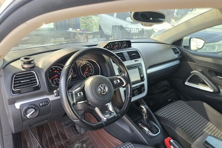 Used Volkswagen Scirocco 2015 1.4TSI Comfort Edition Center Console