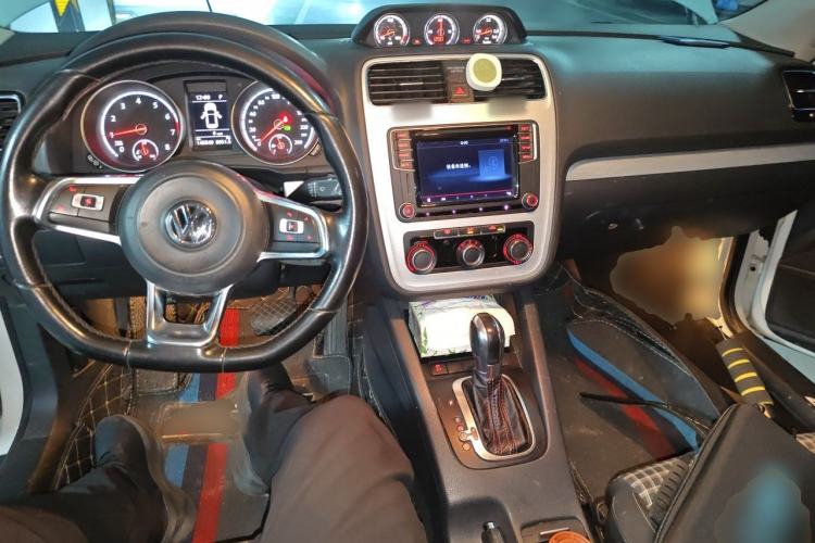 Used Volkswagen Scirocco 2015 1.4TSI Comfort Edition Center Console