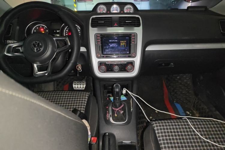 Used Volkswagen Scirocco 2015 1.4TSI Fashion Edition Center Console
