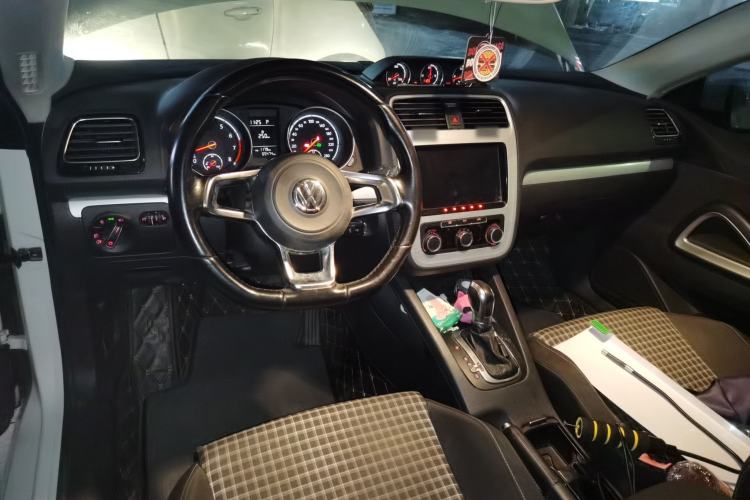 Used Volkswagen Scirocco 2015 1.4TSI Fashion Edition Center Console