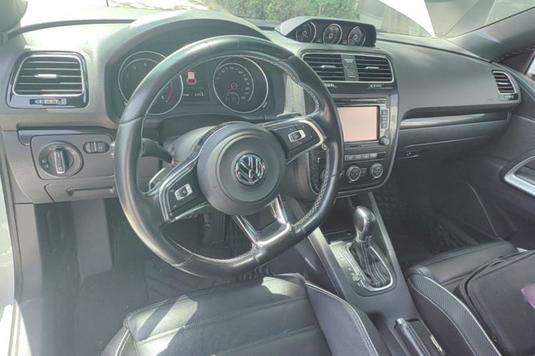 Used Volkswagen Scirocco 2015 2.0 TSI Luxury Edition Center Console