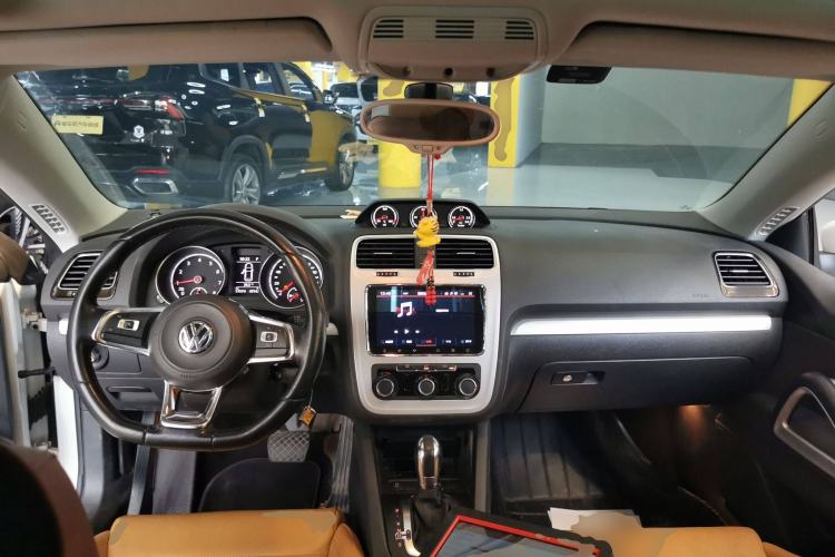 Used Volkswagen Scirocco 2015 1.4TSI Comfort Edition Center Console