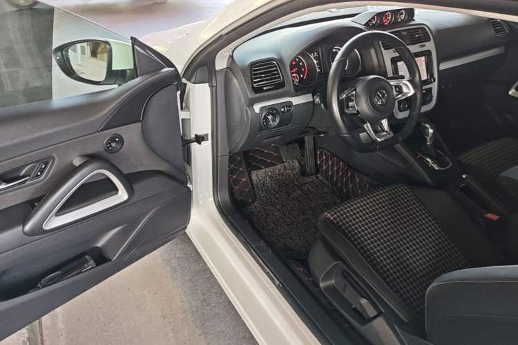 Used Volkswagen Scirocco 2015 1.4TSI Fashion Edition Driver Seat