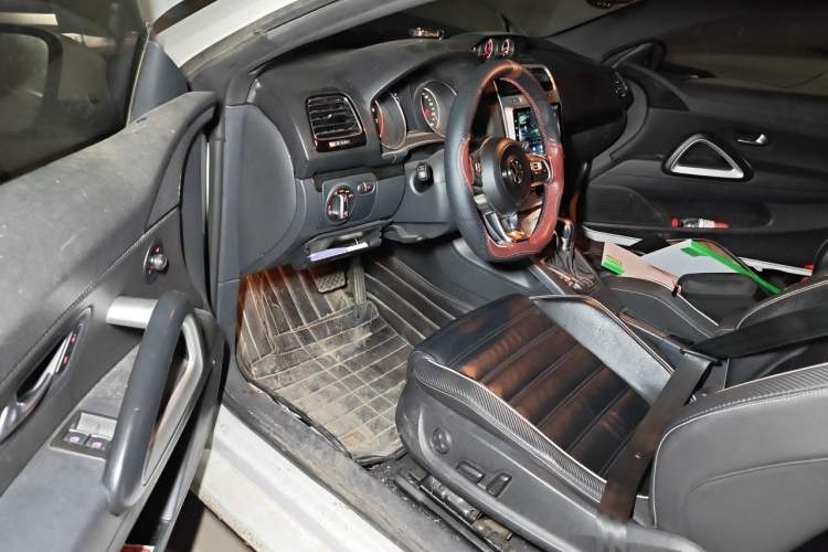 Used Volkswagen Scirocco 2015 2.0 TSI Luxury Edition Driver Seat