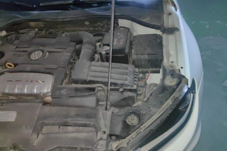 Used Volkswagen Scirocco 2015 1.4TSI Comfort Edition Engine Bay Left
