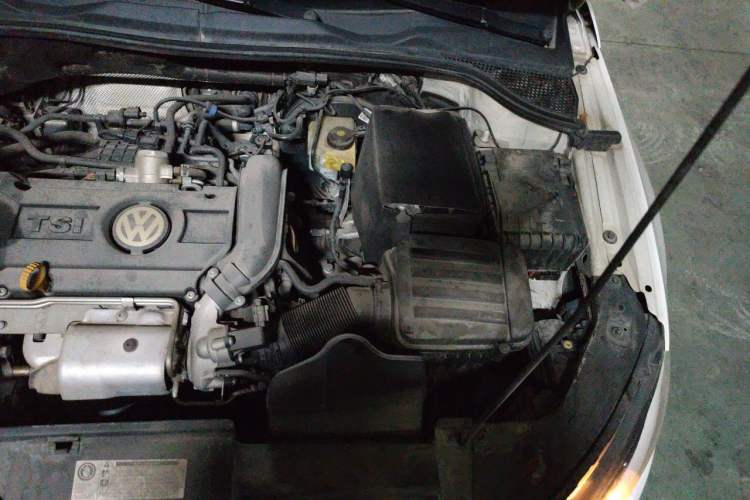 Used Volkswagen Scirocco 2015 1.4TSI Fashion Edition Engine Bay Left