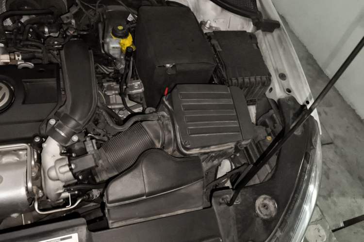 Used Volkswagen Scirocco 2015 1.4TSI Fashion Edition Engine Bay Left