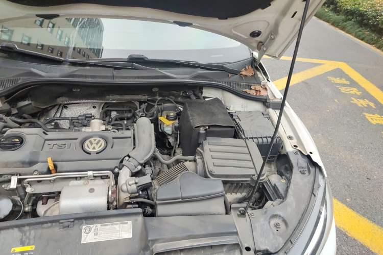 Used Volkswagen Scirocco 2015 1.4TSI Fashion Edition Engine Bay Left
