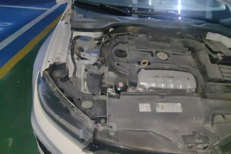 Used Volkswagen Scirocco 2015 1.4TSI Comfort Edition Engine Bay Right
