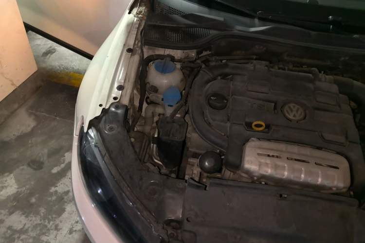 Used Volkswagen Scirocco 2015 1.4TSI Comfort Edition Engine Bay Right