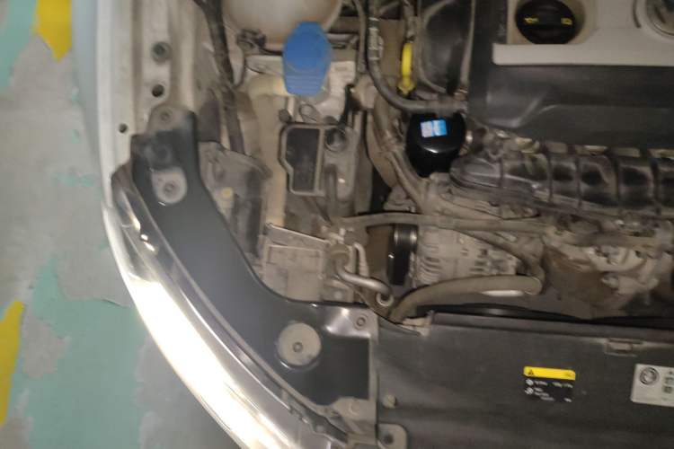 Used Volkswagen Scirocco 2015 2.0 TSI Luxury Edition Engine Bay Right