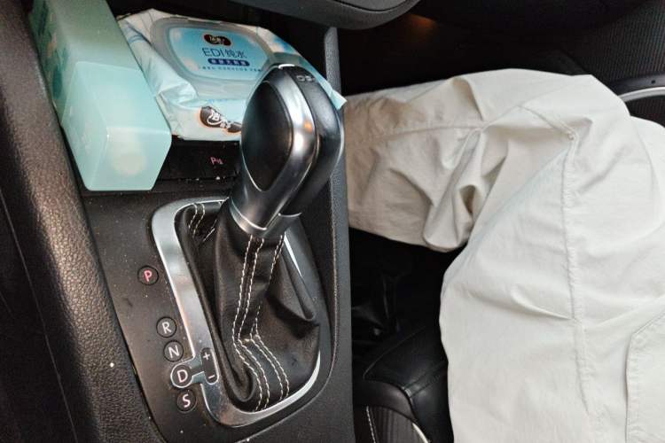 Used Volkswagen Scirocco 2015 2.0 TSI Luxury Edition Gear Lever