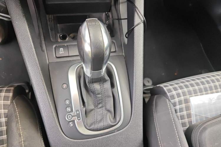 Used Volkswagen Scirocco 2015 1.4TSI Fashion Edition Gear Lever