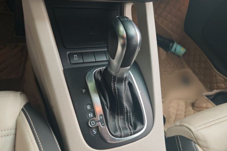 Used Volkswagen Scirocco 2015 2.0 TSI Luxury Edition Gear Lever