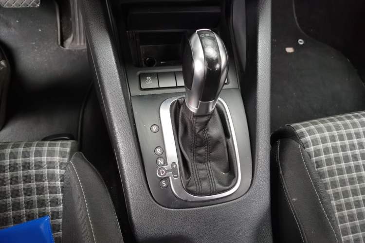 Used Volkswagen Scirocco 2015 1.4TSI Fashion Edition Gear Lever