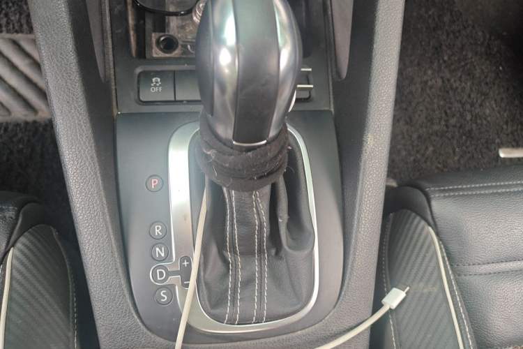 Used Volkswagen Scirocco 2015 2.0 TSI Luxury Edition Gear Lever