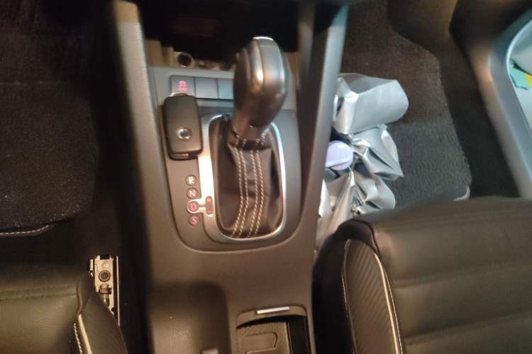 Used Volkswagen Scirocco 2015 2.0 TSI Luxury Edition Gear Lever