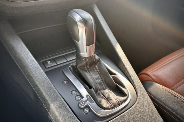 Used Volkswagen Scirocco 2015 2.0 TSI Luxury Edition Gear Lever