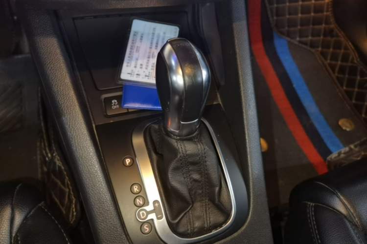 Used Volkswagen Scirocco 2015 1.4TSI Comfort Edition Gear Lever
