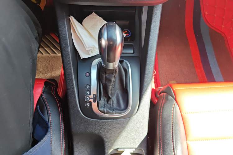 Used Volkswagen Scirocco 2015 1.4TSI Comfort Edition Gear Lever
