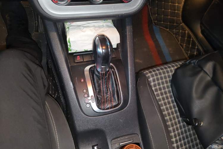 Used Volkswagen Scirocco 2015 1.4TSI Comfort Edition Gear Lever