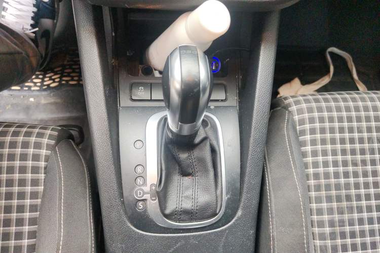 Used Volkswagen Scirocco 2015 1.4TSI Fashion Edition Gear Lever