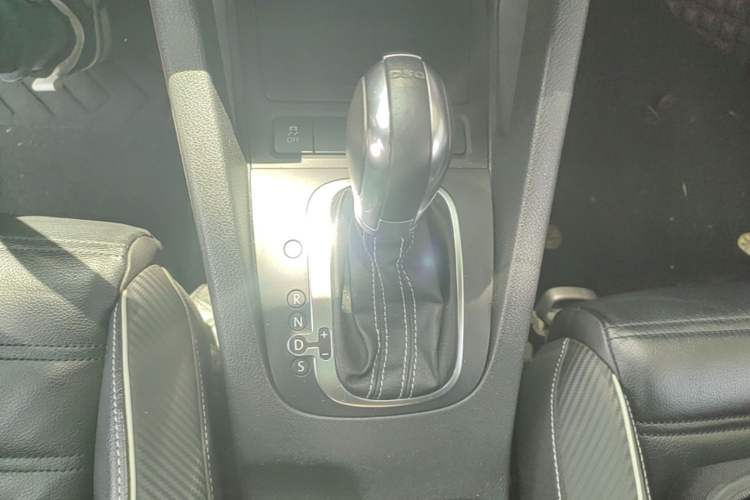 Used Volkswagen Scirocco 2015 2.0 TSI Luxury Edition Gear Lever