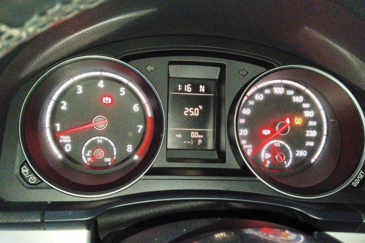 Used Volkswagen Scirocco 2015 1.4TSI Fashion Edition Instrument Cluster