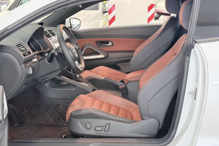 Used Volkswagen Scirocco 2015 2.0 TSI Luxury Edition Interior 2