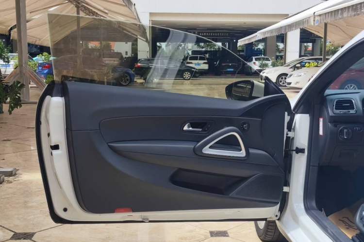 Used Volkswagen Scirocco 2015 2.0 TSI Luxury Edition Interior 2
