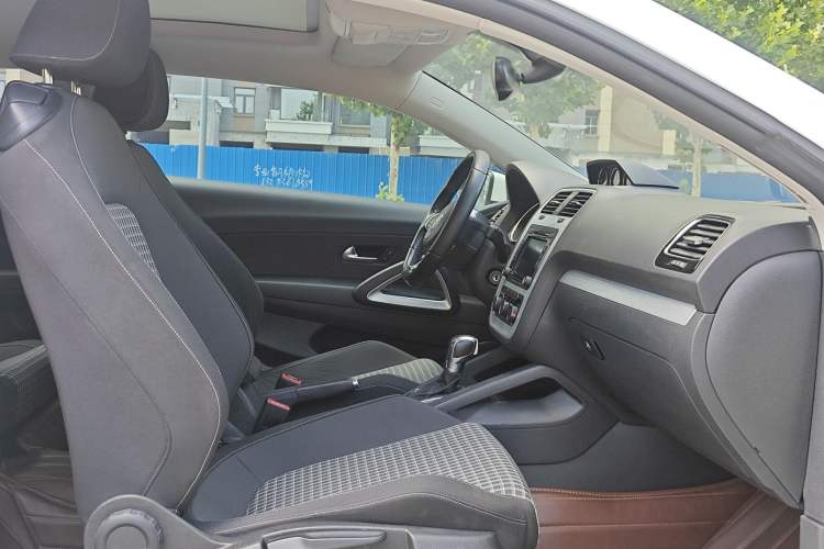 Used Volkswagen Scirocco 2015 1.4TSI Comfort Edition Interior 2