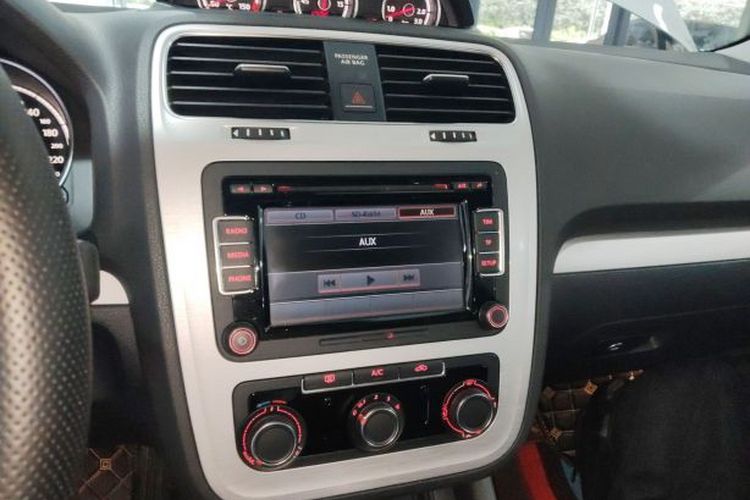 Used Volkswagen Scirocco 2015 1.4TSI Comfort Edition Interior 4