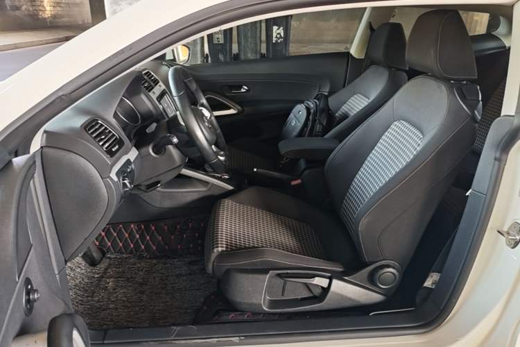 Used Volkswagen Scirocco 2015 1.4TSI Fashion Edition Left Front Seat