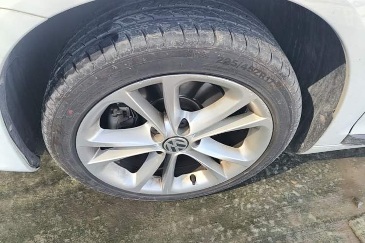 Used Volkswagen Scirocco 2015 1.4TSI Comfort Edition Left Front Wheel Hub