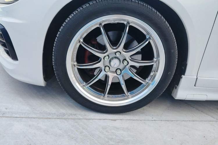 Used Volkswagen Scirocco 2015 2.0 TSI Luxury Edition Left Front Wheel Hub