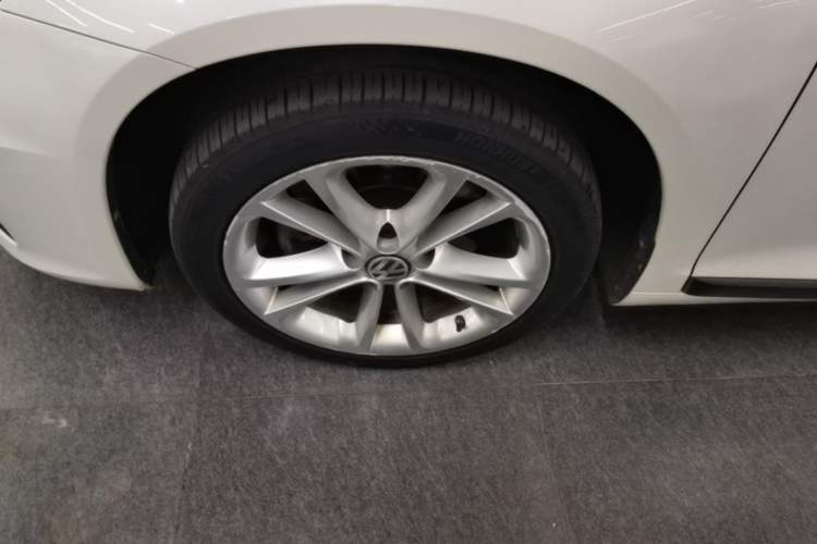 Used Volkswagen Scirocco 2015 1.4TSI Comfort Edition Left Front Wheel Hub