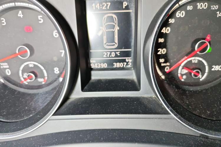 Used Volkswagen Scirocco 2015 1.4TSI Comfort Edition Odometer Close Up