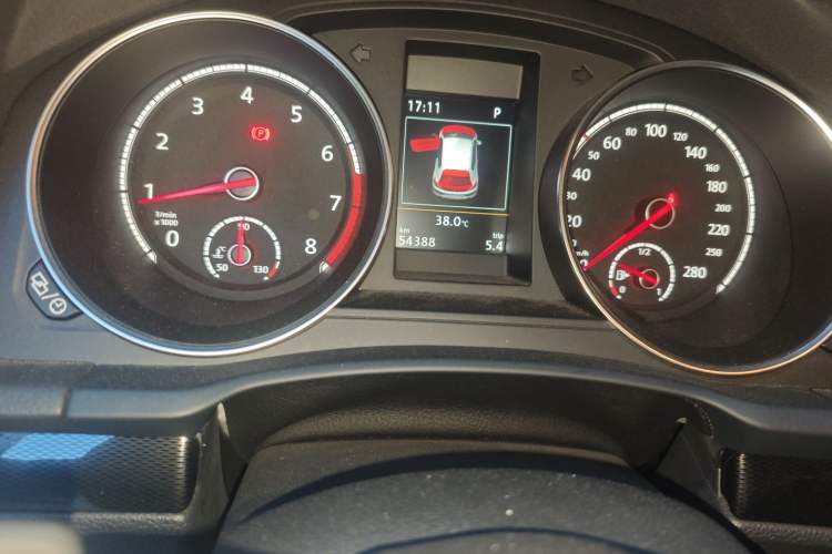 Used Volkswagen Scirocco 2015 2.0 TSI Luxury Edition Odometer Close Up