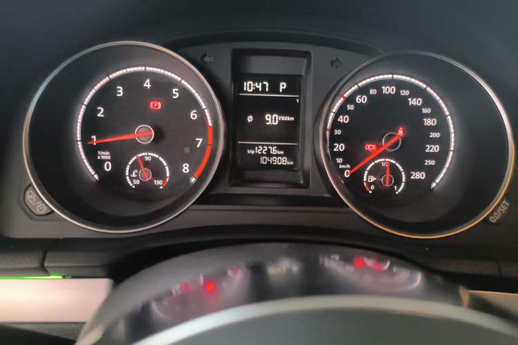 Used Volkswagen Scirocco 2015 1.4TSI Fashion Edition Odometer Close Up