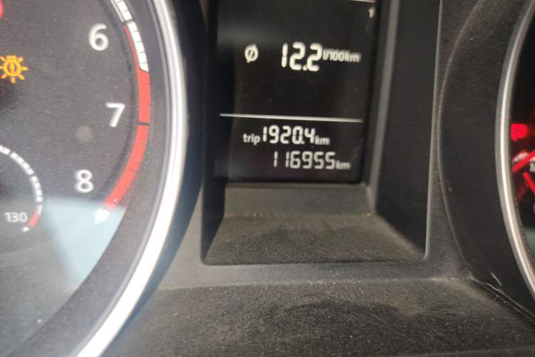 Used Volkswagen Scirocco 2015 1.4TSI Fashion Edition Odometer Close Up