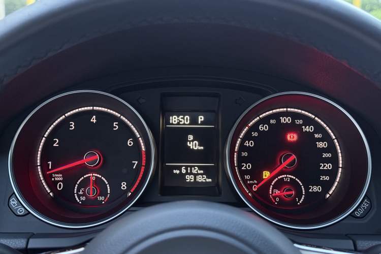 Used Volkswagen Scirocco 2015 1.4TSI Fashion Edition Odometer Close Up