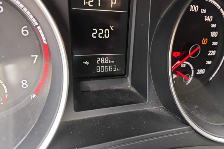 Used Volkswagen Scirocco 2015 1.4TSI Fashion Edition Odometer Close Up