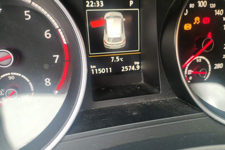 Used Volkswagen Scirocco 2015 2.0 TSI Luxury Edition Odometer Close Up
