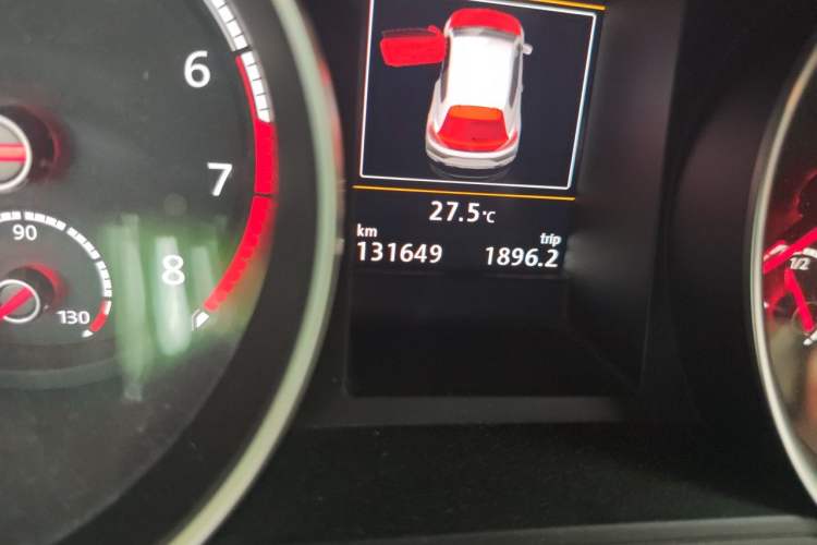 Used Volkswagen Scirocco 2015 2.0 TSI Luxury Edition Odometer Close Up