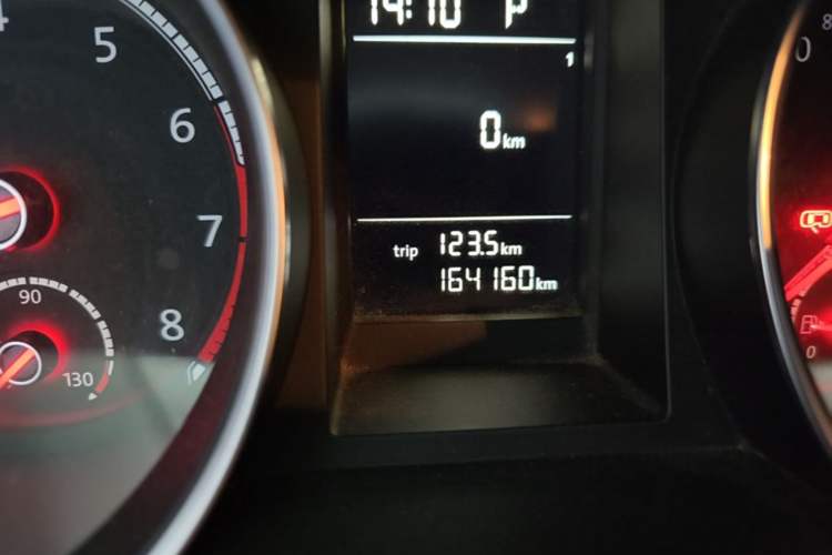 Used Volkswagen Scirocco 2015 1.4TSI Fashion Edition Odometer Close Up