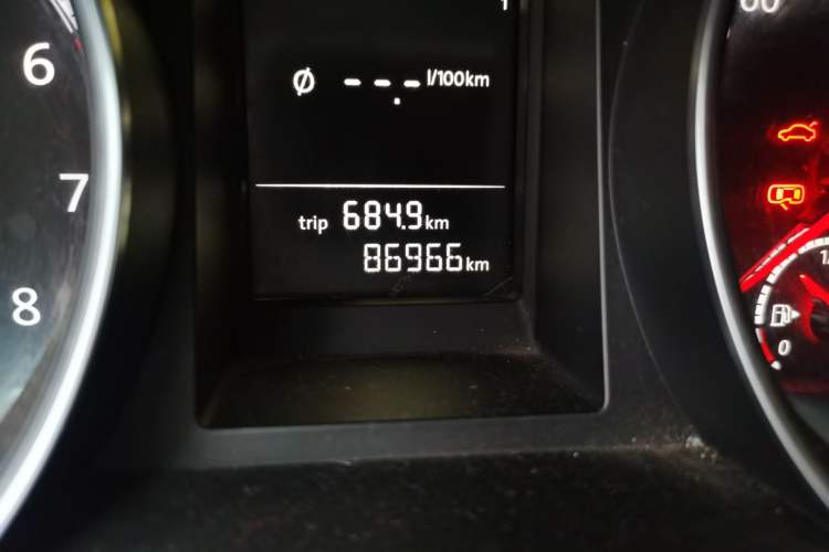 Used Volkswagen Scirocco 2015 1.4TSI Fashion Edition Odometer Close Up