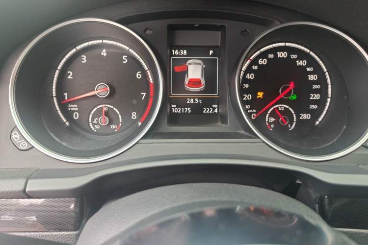 Used Volkswagen Scirocco 2015 2.0 TSI Luxury Edition Odometer Close Up